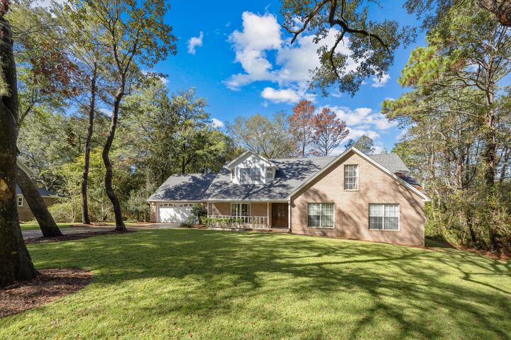 Property Photo:  305 W Windward Cove  FL 32578 