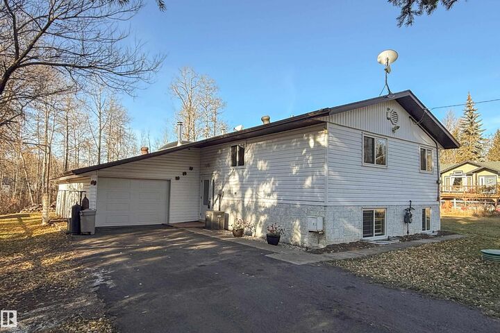 Property Photo:  620 6 Street  AB T0E 1A0