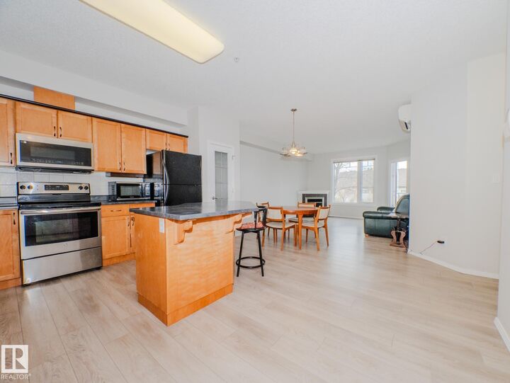 Photo de la propriété:  12111 51 Avenue NW 209  AB T6H 6A3