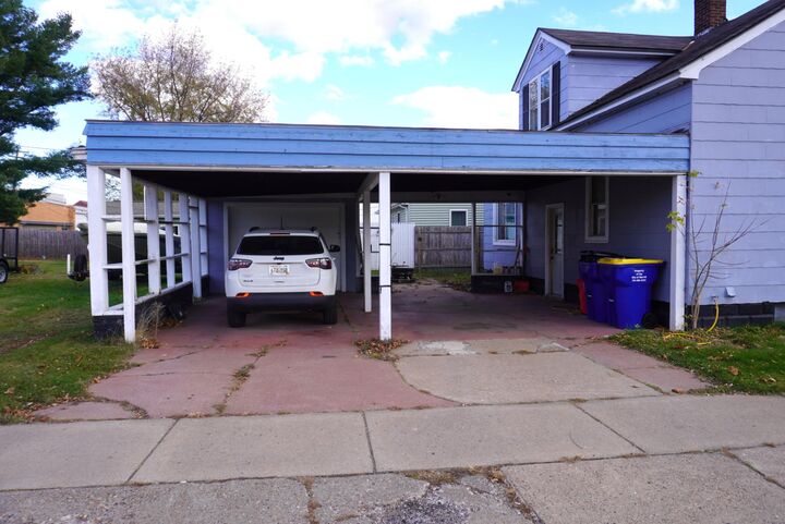 Property Photo:  2000 Main St E  WI 54452 