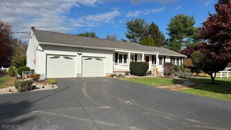 Property Photo: 364 Oak Grove Rd NJ 08867