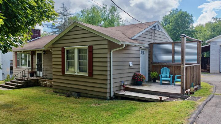 Property Photo:  163 N Washington St  WV 24910 