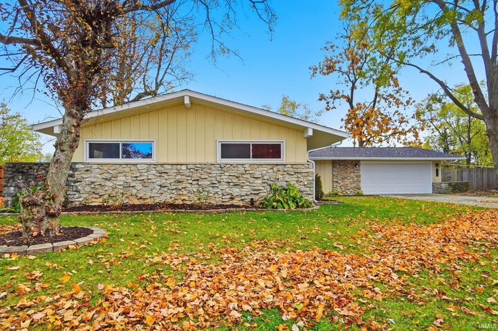 Property Photo: 7028 Blackhawk Lane IN 46815-6448