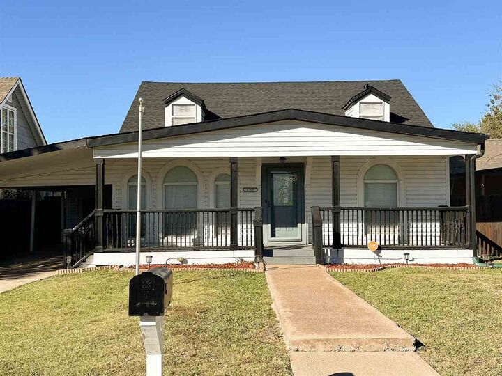 Property Photo:  1705 NW Lake Ave  OK 73507 