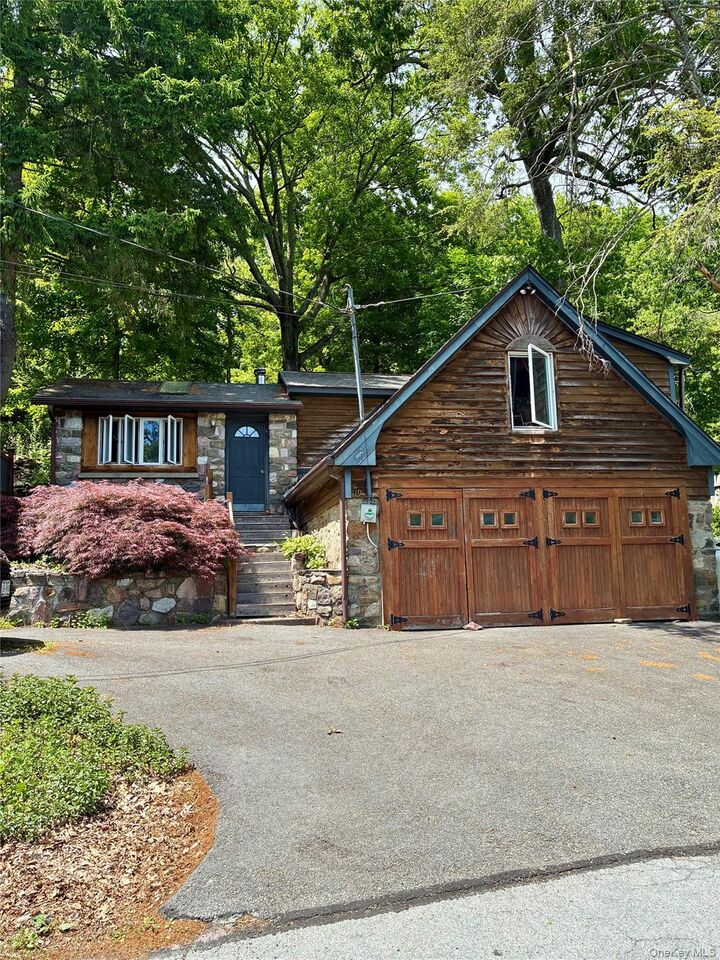 Property Photo:  17 Seneca Hill  NY 10925 