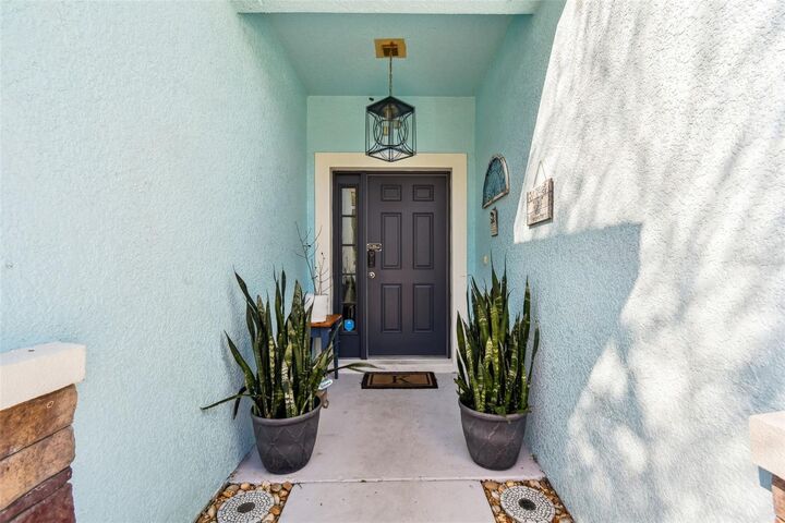 Property Photo: 1110 Lauren Manor Loop FL 33570