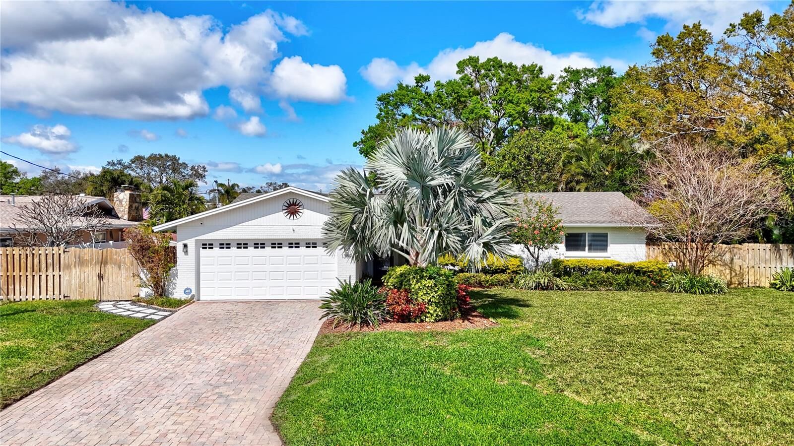 Property Photo:  1389 47th Avenue NE  FL 33703 