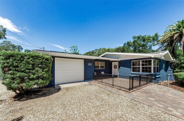 Property Photo:  10702 N Oregon Avenue  FL 33612 