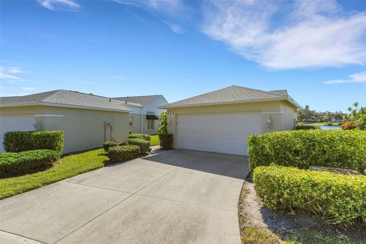 Property Photo: 721 Spring Lakes Boulevard FL 34210