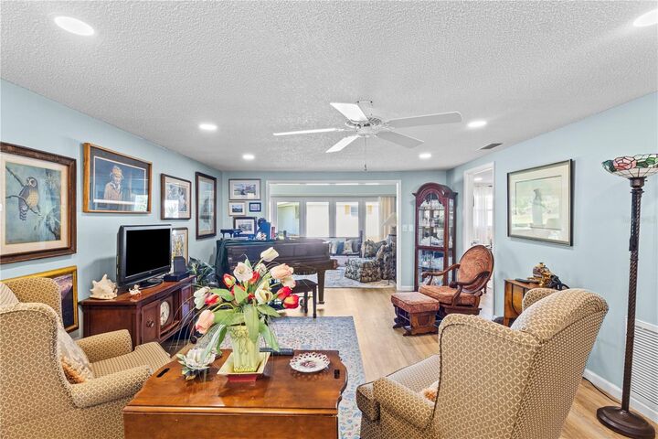 Property Photo:  626 Circlewood Drive S1-18  FL 34293