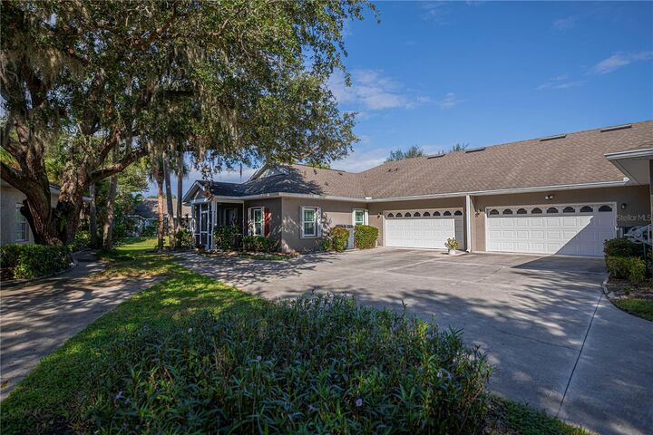 Property Photo: 1219 Green Oak Trail FL 33948