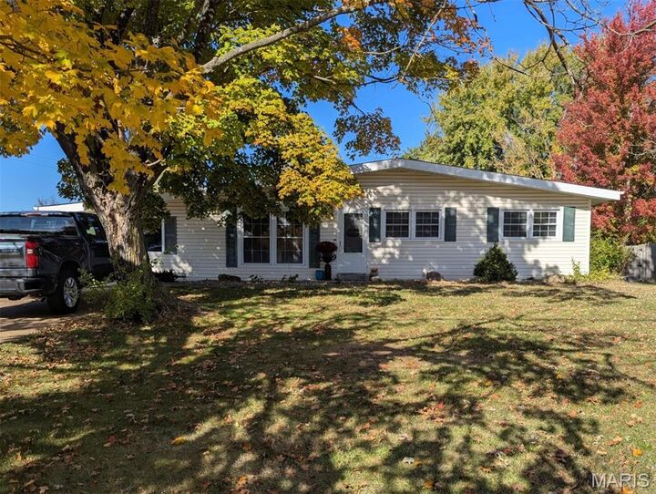 5273 Westwood Drive  St Charles MO 63304 photo