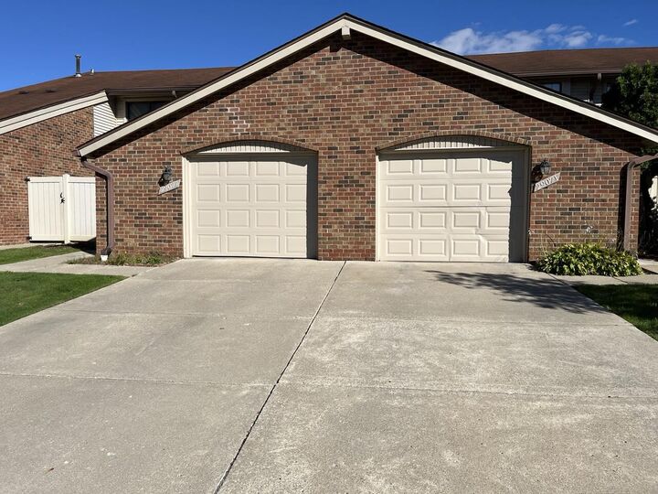 29077 Tiffany Drive W  Southfield MI 48034 photo