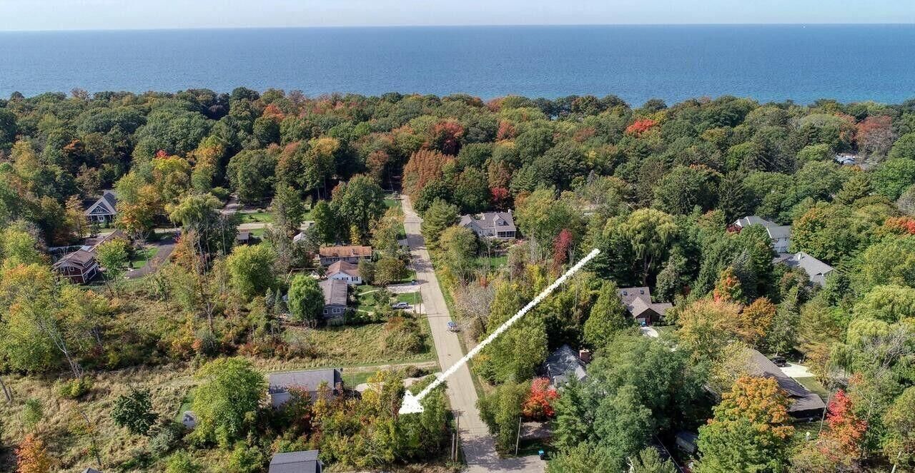 Property Photo:  6912 3rd Street  MI 49406 