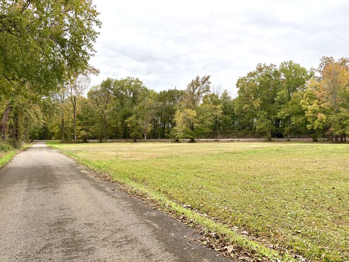 Property Photo:  650 Grant St  TN 37043