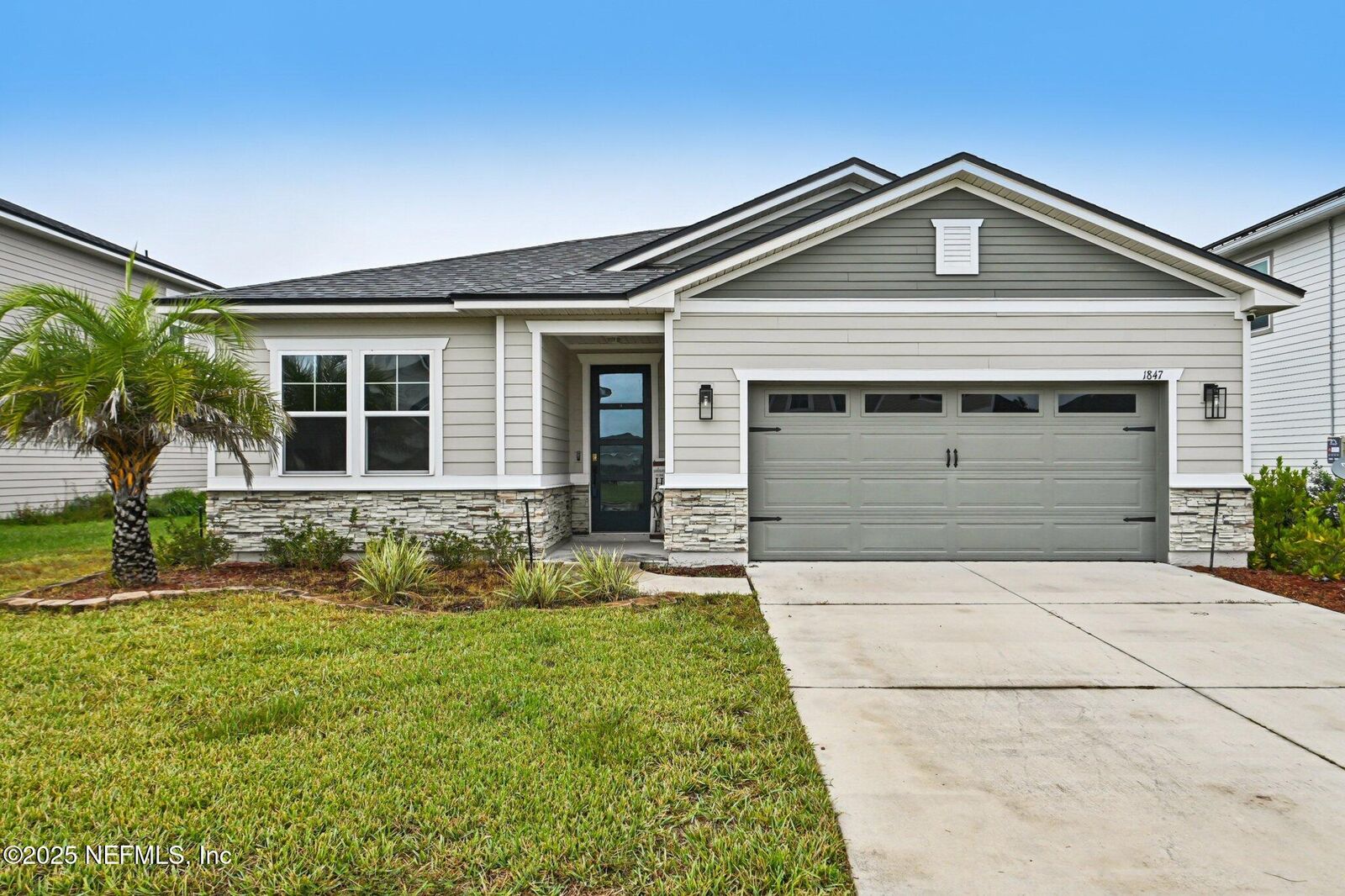 Property Photo: 1847 Amberly Drive FL 32068