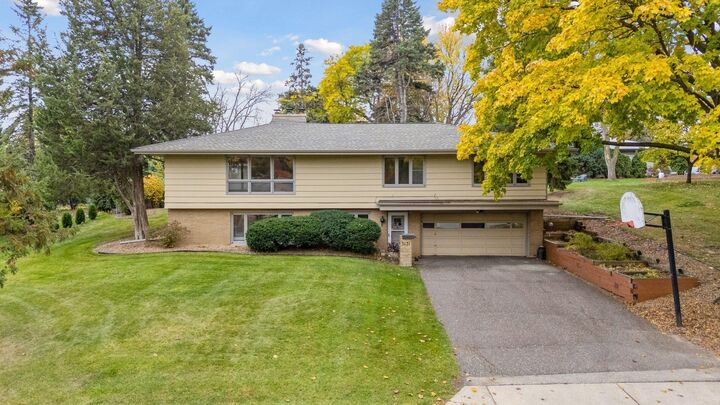 Property Photo:  5131 Thotland Road  MN 55422 