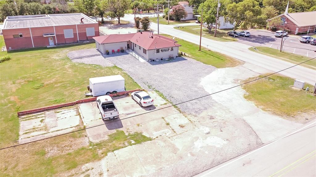 Property Photo:  612 N 3rd Street  TX 75407 