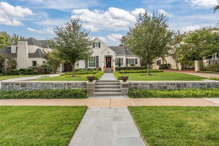 Property Photo:  3913 Hamilton Avenue  TX 76107 