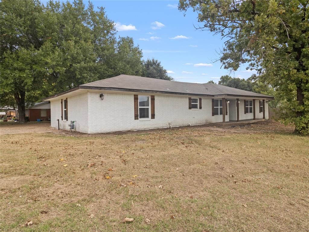 Property Photo:  736 Bluebonnet Street  TX 76667 