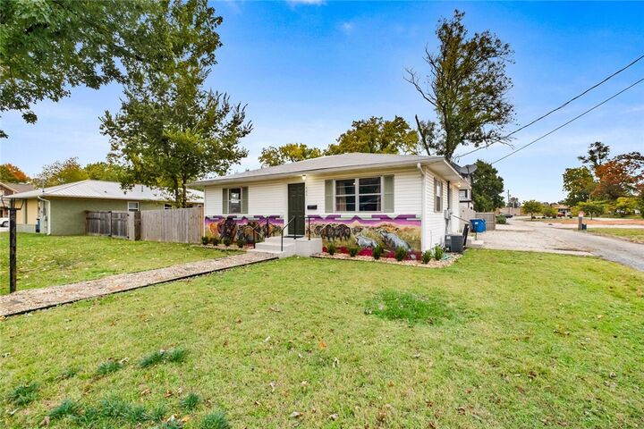 Property Photo: 404 SW 2nd Street AR 72712