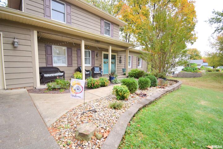 Property Photo:  417 Jay Drive  IL 62864 
