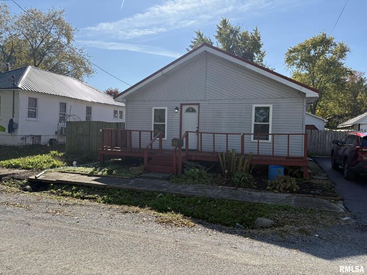 812 W Lindell Street  West Frankfort IL 62896 photo