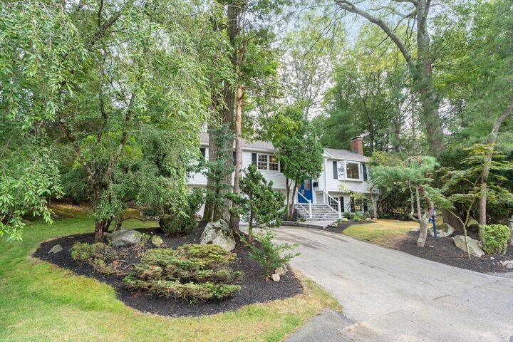 Property Photo:  10 Pinewood Circle  MA 02482 