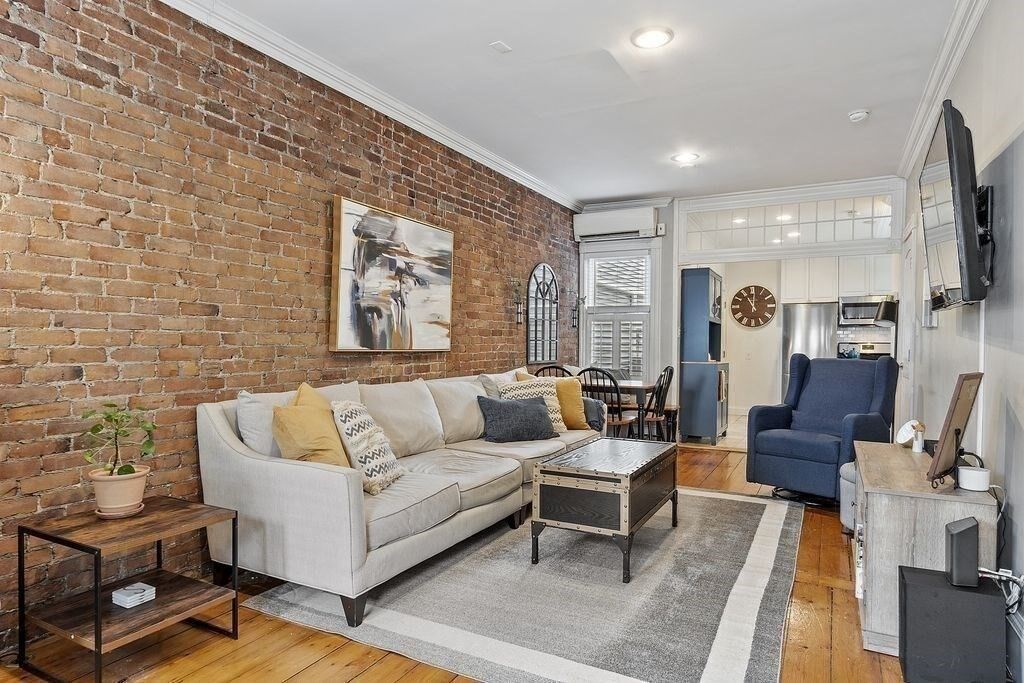 Property Photo:  192 W 5th Street 1  MA 02127 