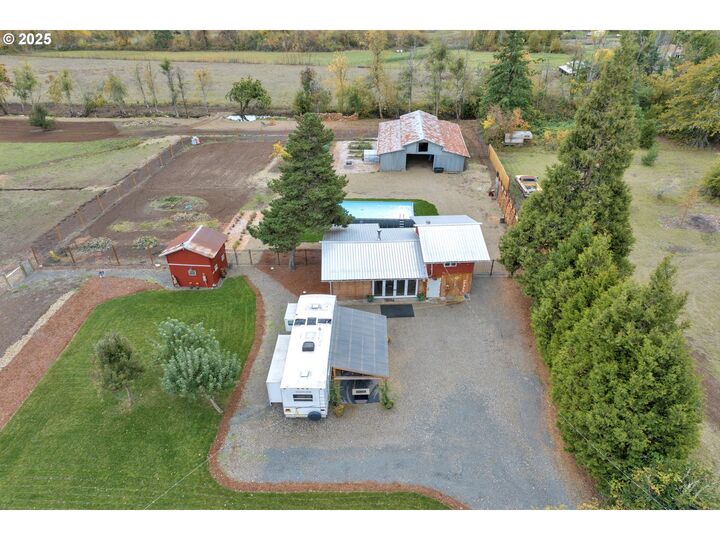 Property Photo:  30306 Camas Swale Rd  OR 97426