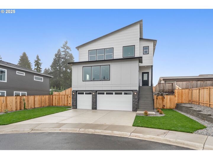 Property Photo:  1105 NW 111th Cir  WA 98685 