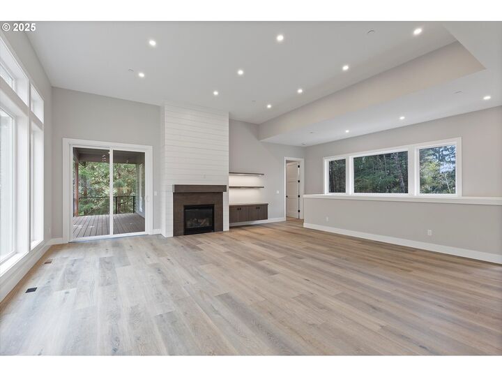 Property Photo:  740 Monica Ct  OR 97110 