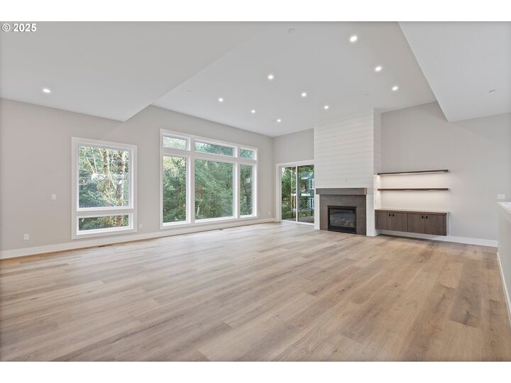 Property Photo:  740 Monica Ct  OR 97110 