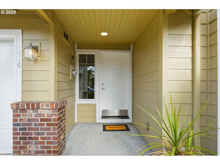 Property Photo: 1416 SE 5th Way WA 98604