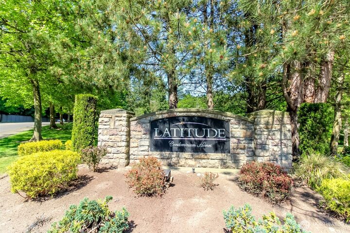 Property Photo: 33020 10th Avenue SW A301 WA 98023