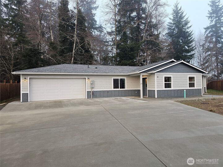 Property Photo:  16  Pebble Creek Court  WA 98541 