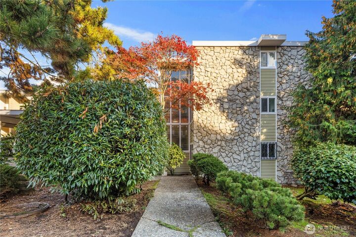 Property Photo:  3600  25th Avenue W  WA 98199 