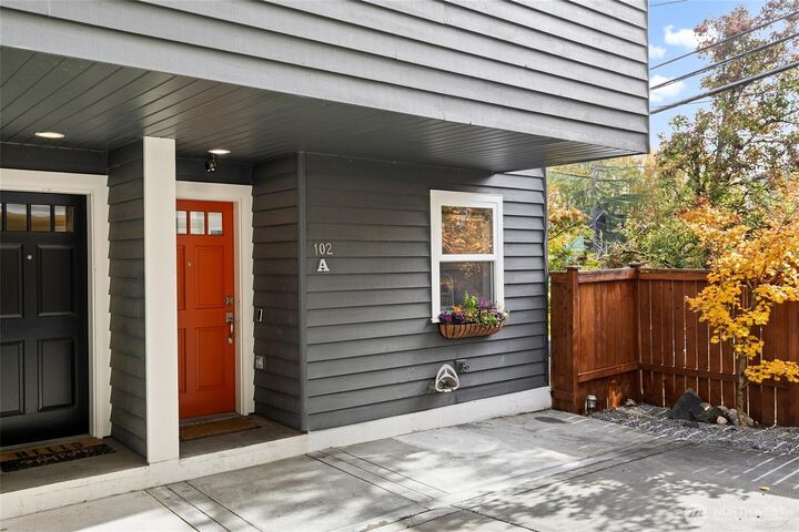Property Photo:  102  24th Avenue E A  WA 98112 