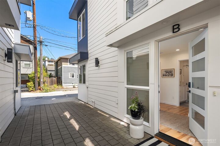 6042 B  41st Avenue SW  Seattle WA 98136 photo