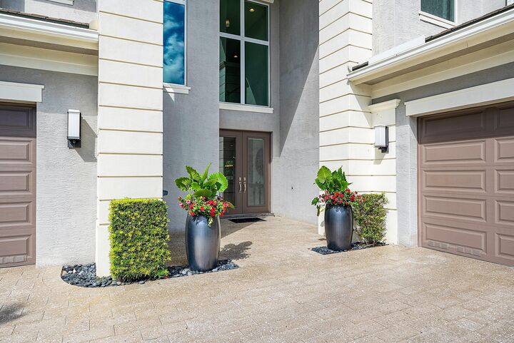 Property Photo: 19863 Meadowside Lane FL 33498