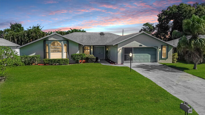 859 SE Roulette Lane  Port Saint Lucie FL 34983 photo