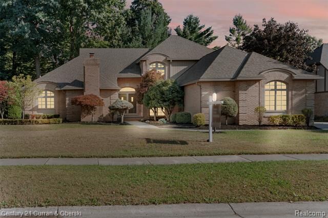 Property Photo: 9039 Oakridge Trail Trail MI 48317