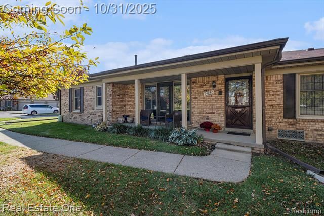 Property Photo:  14937 Hartford Court  MI 48315 