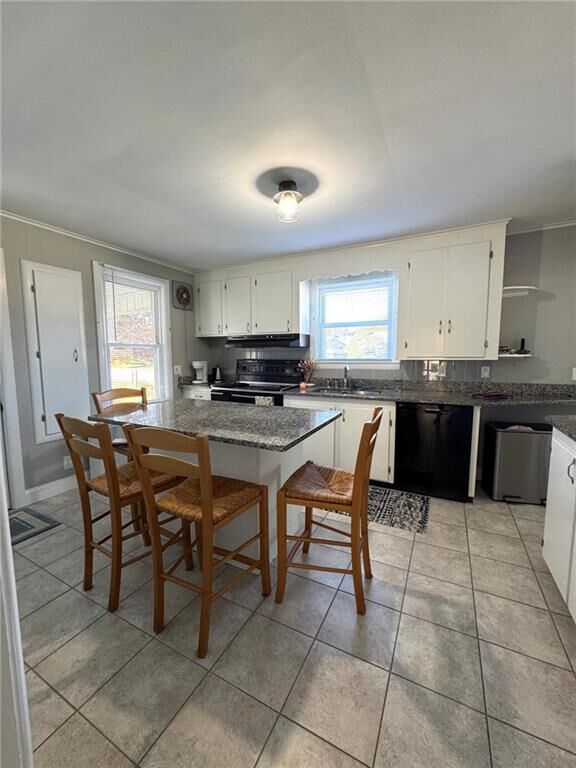 Property Photo:  89 Wells Street  RI 02891 