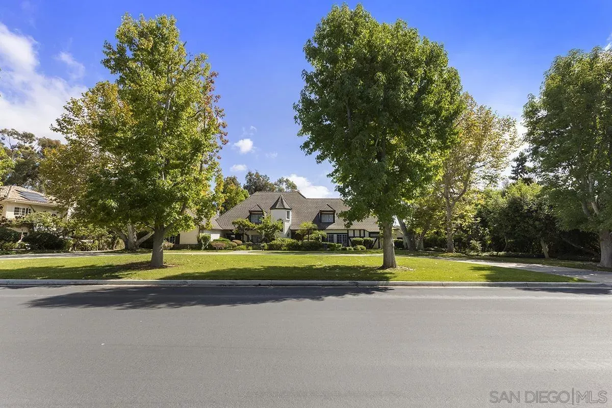 Property Photo:  6350 Calle Del Campanario  CA 92067 