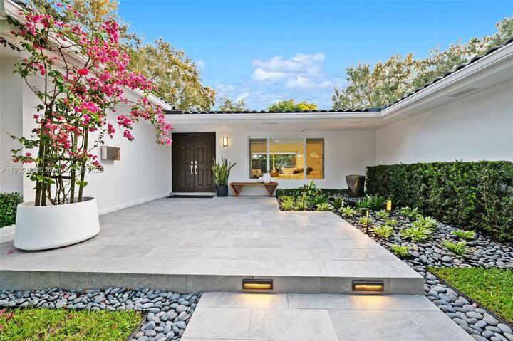 Property Photo: 7870 SW 141st Ter FL 33158