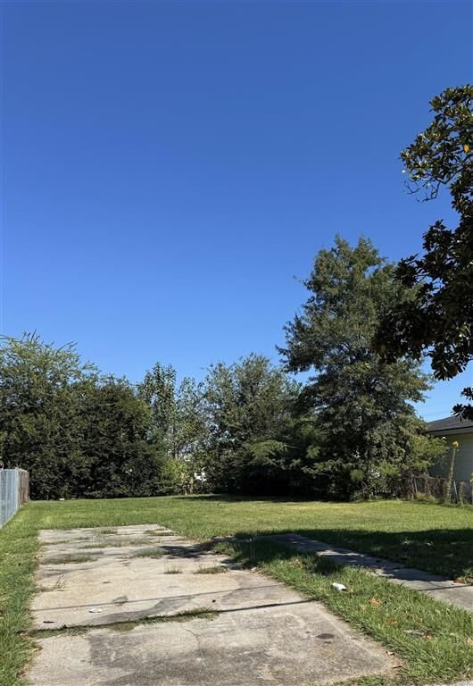 Property Photo:  741 18th Street  LA 70601