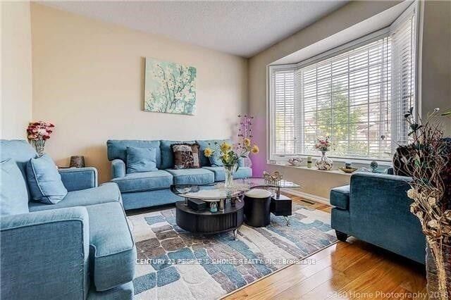 Property Photo: 28 Meandering Trail E Main &Amp 2nd Floor ON M1B 6E8