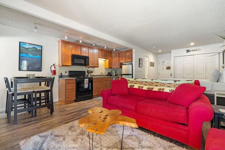 Property Photo:  1300 Regency Way 62  CA 96148 