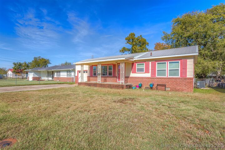 Property Photo: 1609 A & M Drive OK 74447